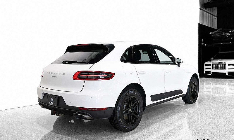 2017 Porsche Macan S...