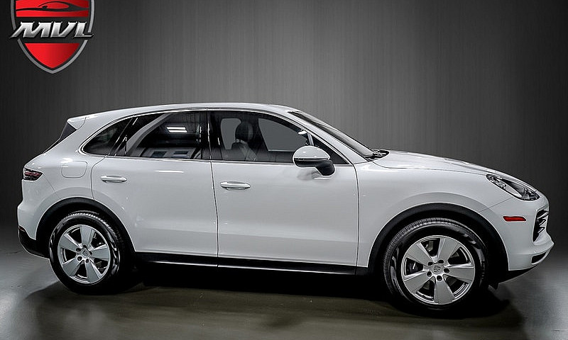 2023 Porsche Cayenne...
