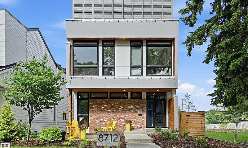 8712 120 St Nw Edmon...