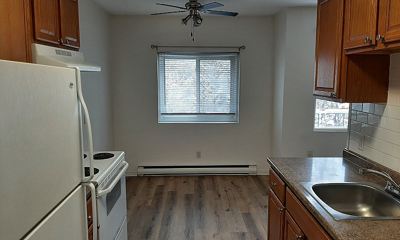 Large 2 Bedroom Apt....