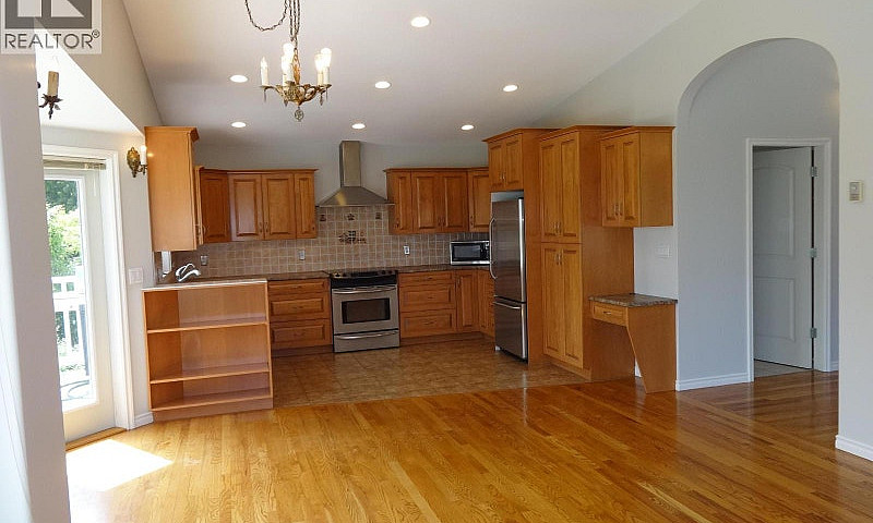 6217 Norwest Bay Roa...