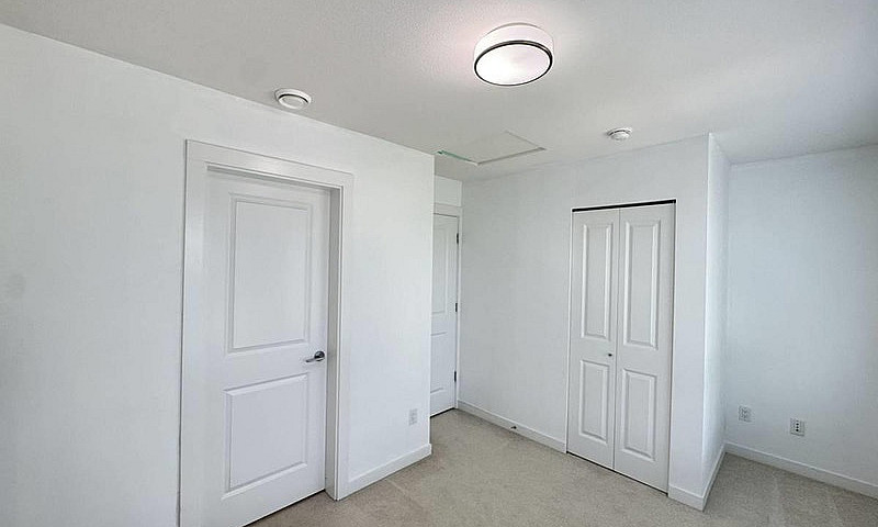 15828 27 Ave Surrey,...
