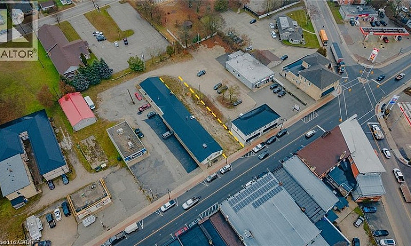 250 Main Street S Mo...