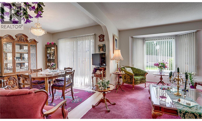 3906 Pleasant Valley...