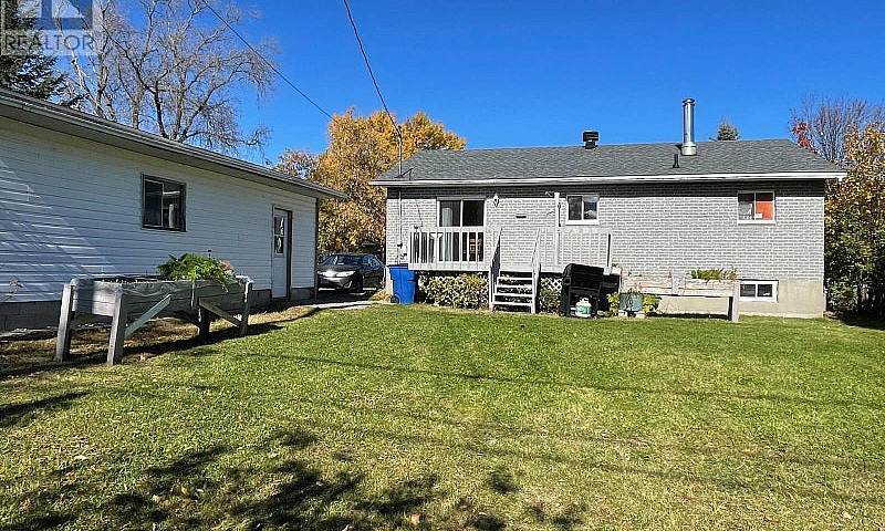 401 Lakeview Avenue ...