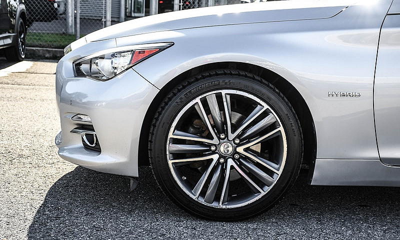 2017 Infiniti Q50 Hy...