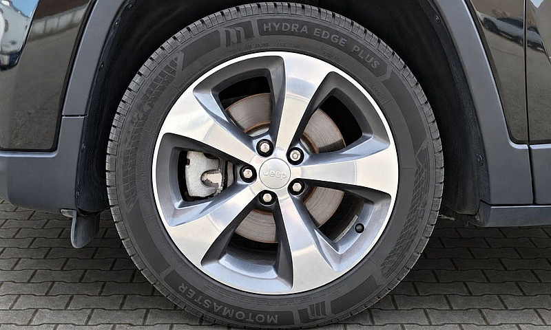 2019 Jeep Cherokee L...