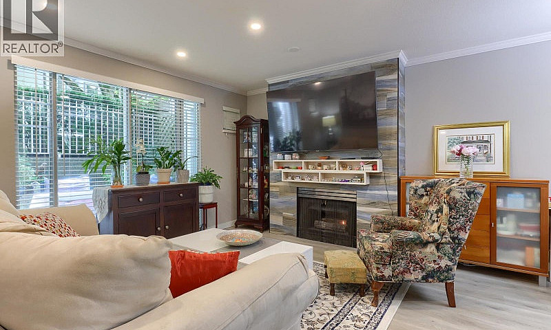 17 2885 E Kent Avenu...