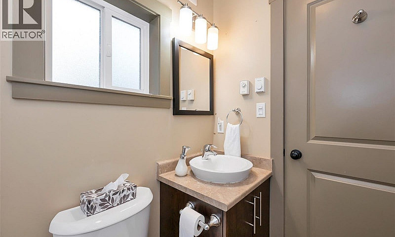 10 6574 Baird Rd Por...