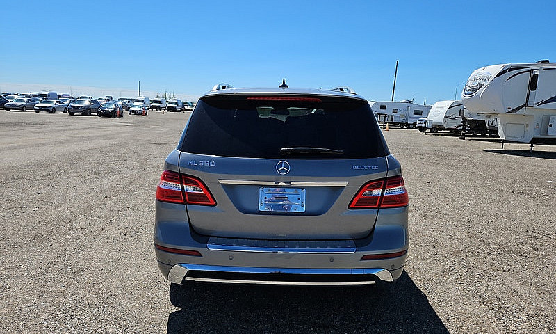 2012 Mercedes-Benz M...