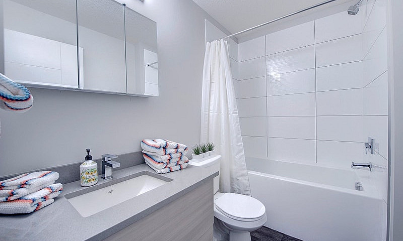 Unique 2 Bed/2Bath L...