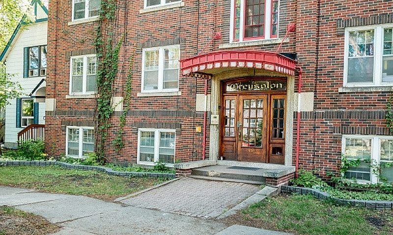 136 Spence St- Greys...