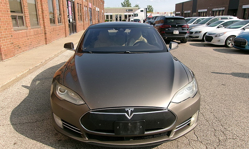 2016 Tesla Model S 9...