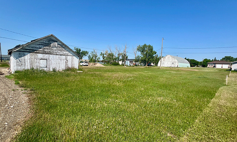 207 Coteau Street - ...