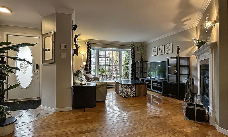 $489,000 - Semi-Deta...