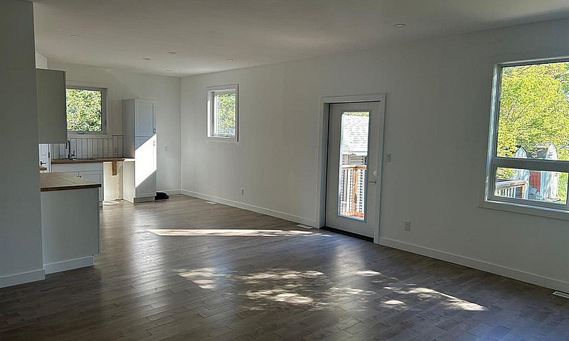 2-Bedroom House In W...