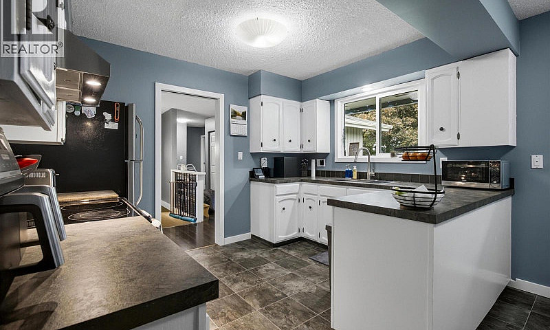 319 Clearview Cresce...