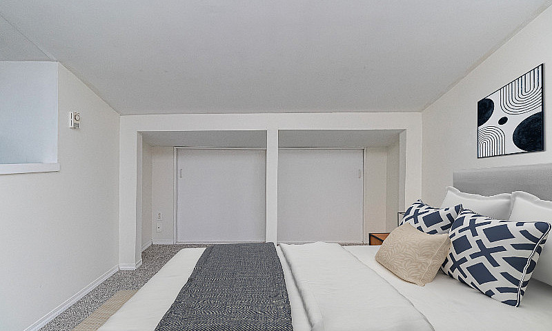Saanich West 3-4 Bed...