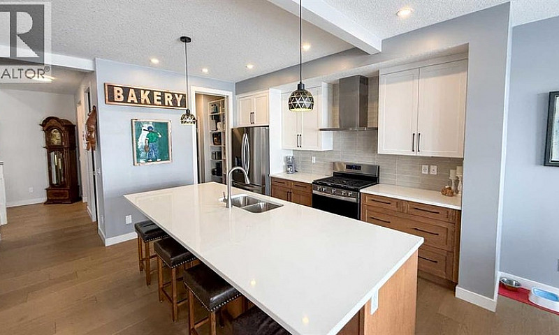 163 Sundown Crescent...