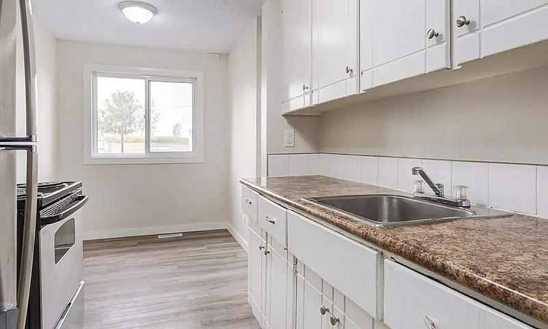 Townhomes With In Su...