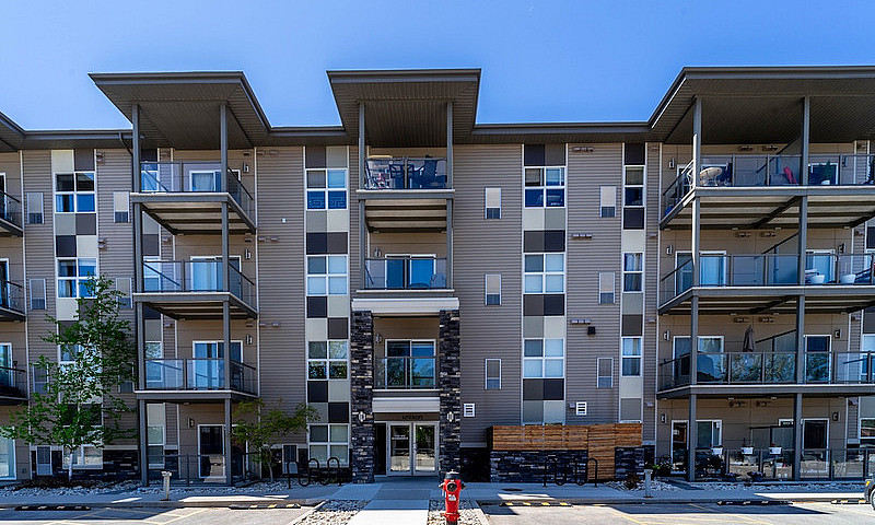 2 Bdr Lake View Cond...