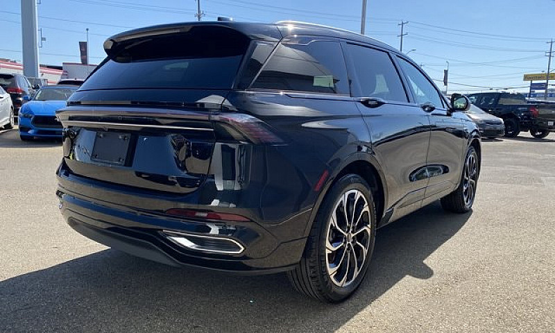 2025 Lincoln Nautilu...