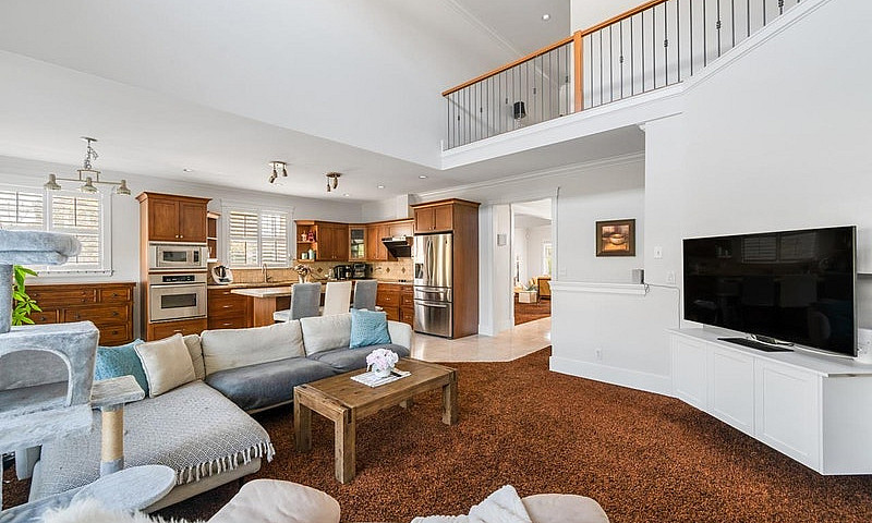 15497 37A Avenue Sur...