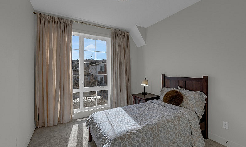Luxury Bowness Home ...
