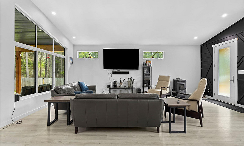 4472 Power Road (Bar...