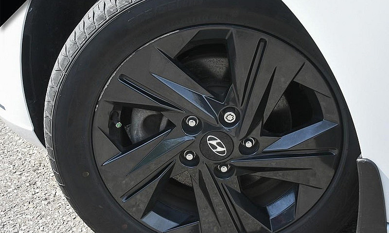 2022 Hyundai Elantra...