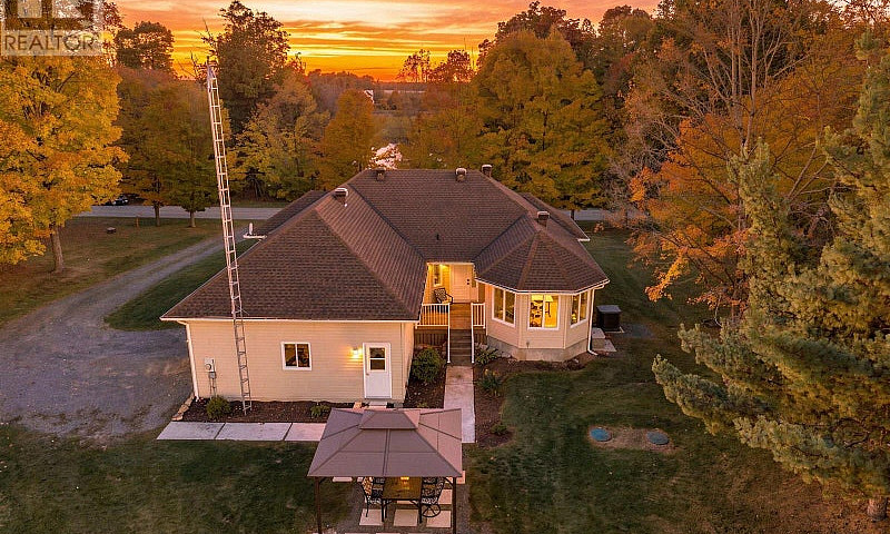 988 River Road North...
