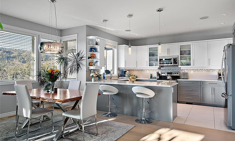 Stunning, 4 Bedroom,...
