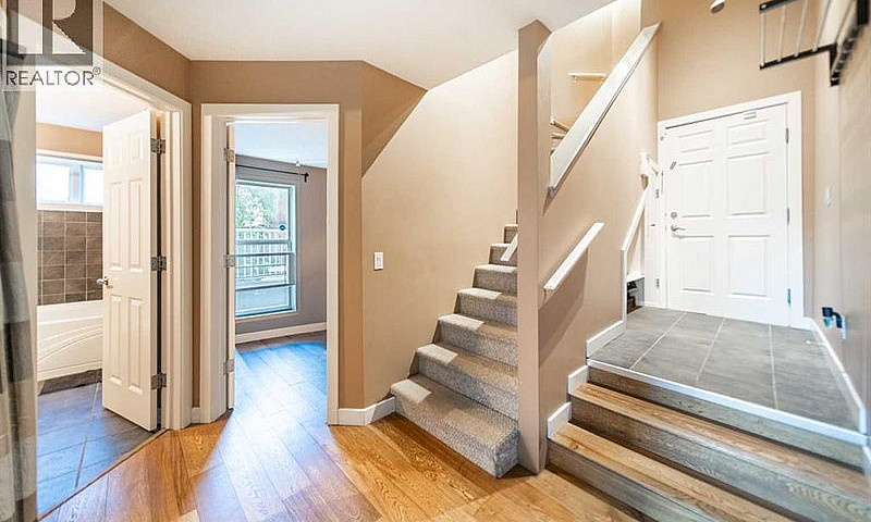 102, 1505 27 Avenue ...