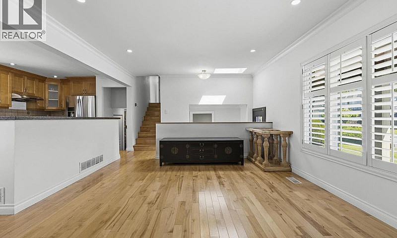 10851 Rosecroft Cres...