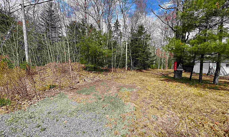 35 Acres W Driveway/...