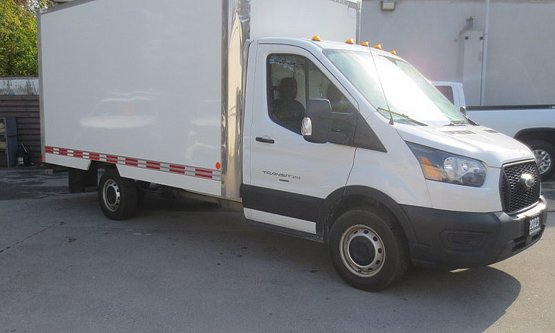 2023 Ford Transit Cu...