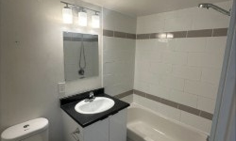 2 Bedroom - Newly Re...