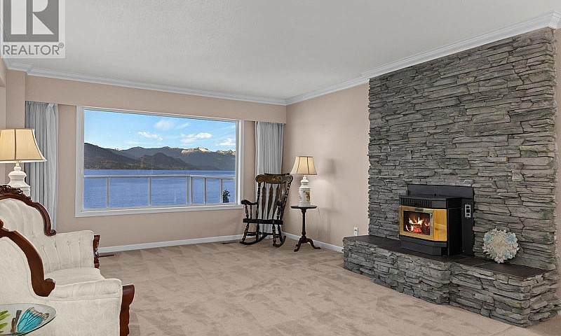 4 Strachan Point Roa...