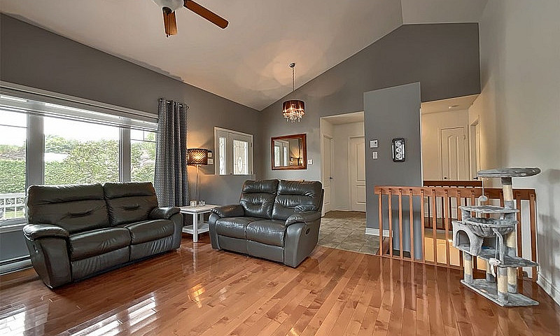 $519,900 - Bungalow ...