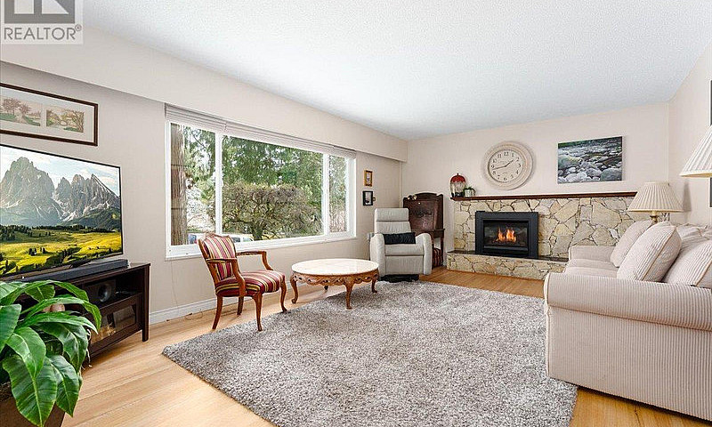4347 Ruth Crescent N...