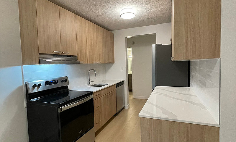Stunning 2 Bedroom/1...