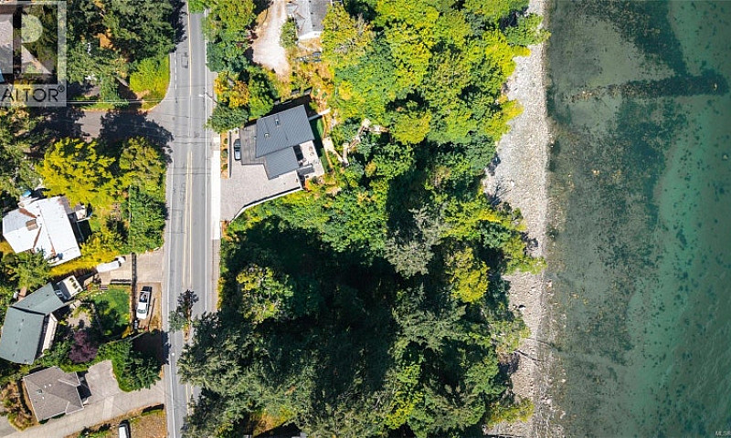 4569 Cordova Bay Rd ...