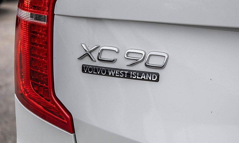 2023 Volvo Xc90...