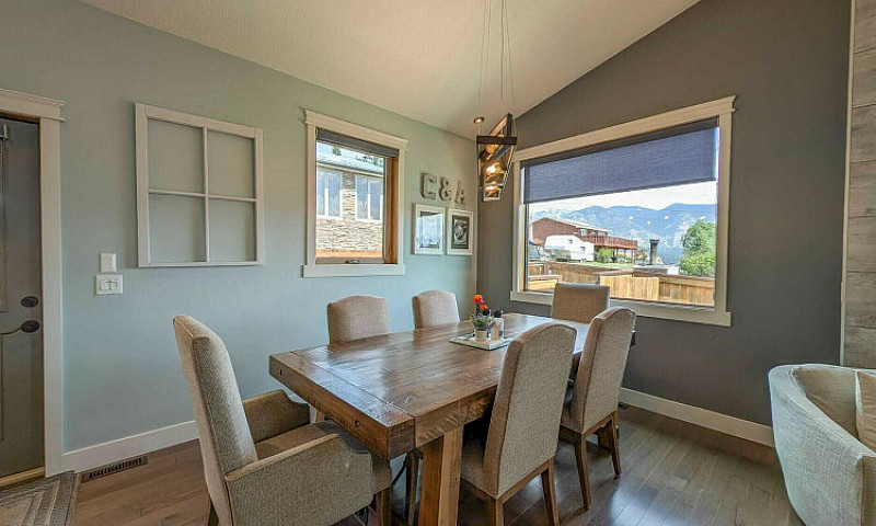 Luxury Mountain Livi...