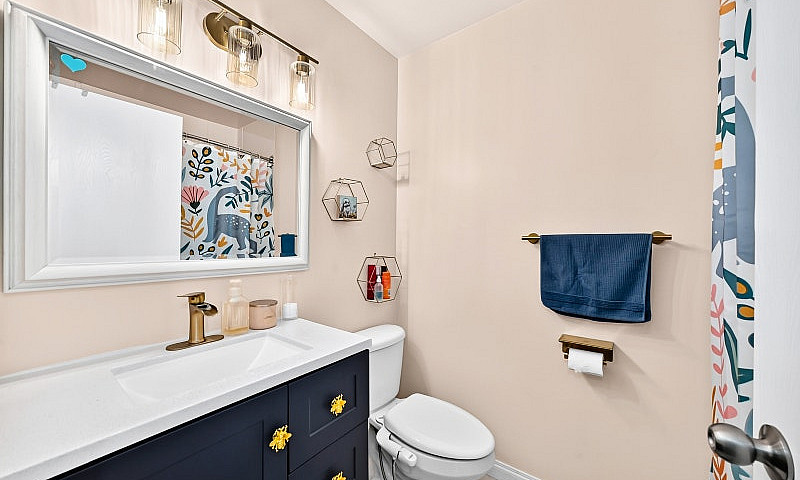 Townhouse For Sale (...