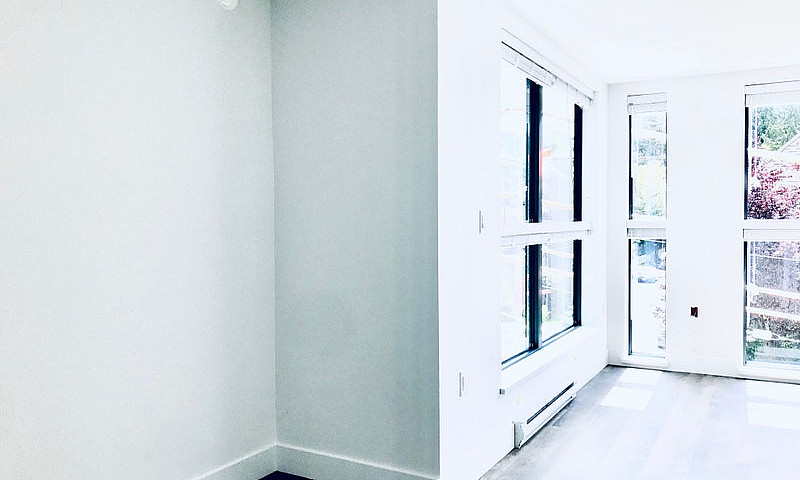 Sleek Modern 1-Bed W...
