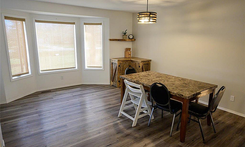 4-Bed Country Home O...