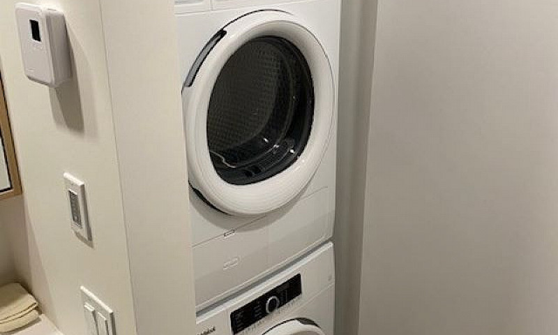 Condo De Luxe: 4 ½ A...