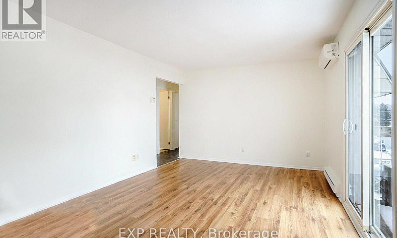 10 - 875 Laurier Str...