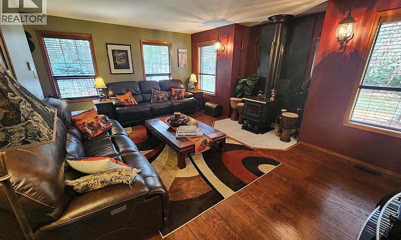 11590 Woodland Road ...